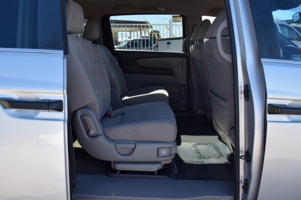 Honda Odyssey LX 2012