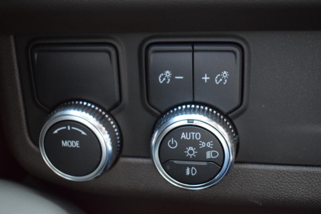 GMC Yukon SLT 2WD 2021