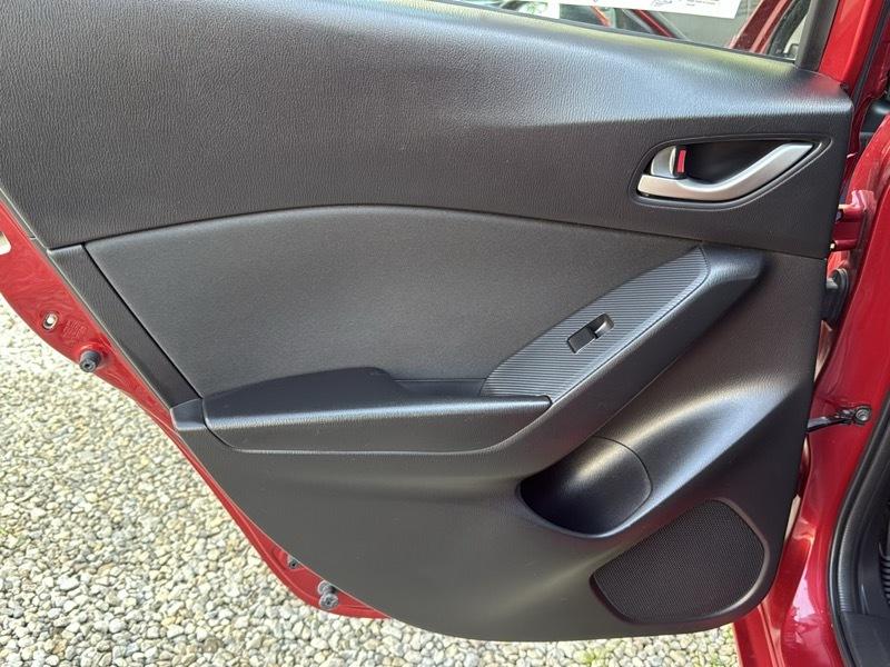 Mazda MAZDA3 i Sport AT 5-Door 2014