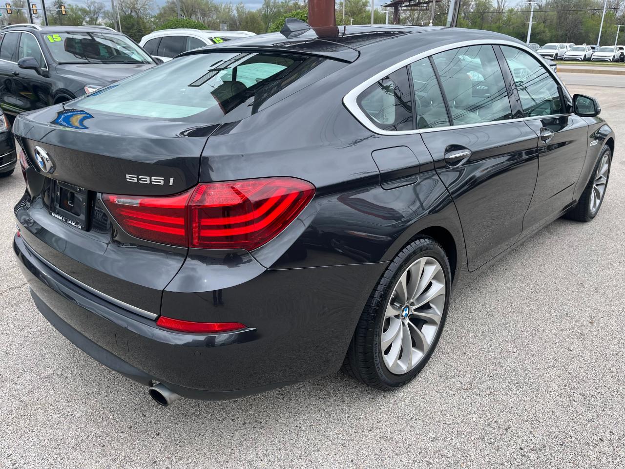 BMW 5-Series Gran Turismo 535xi GT 2014
