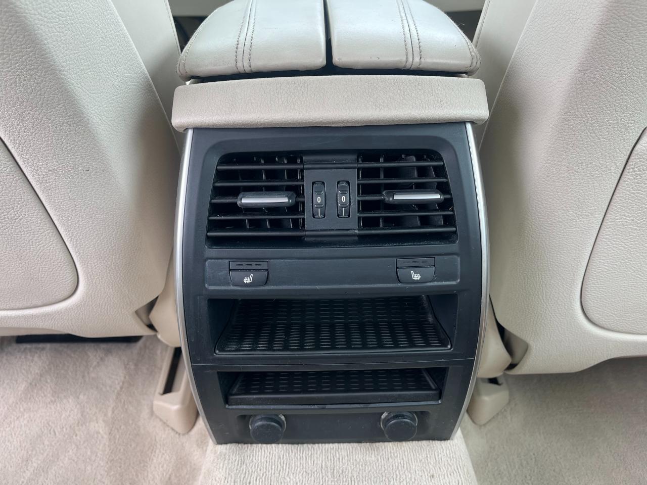 BMW 5-Series Gran Turismo 535xi GT 2014