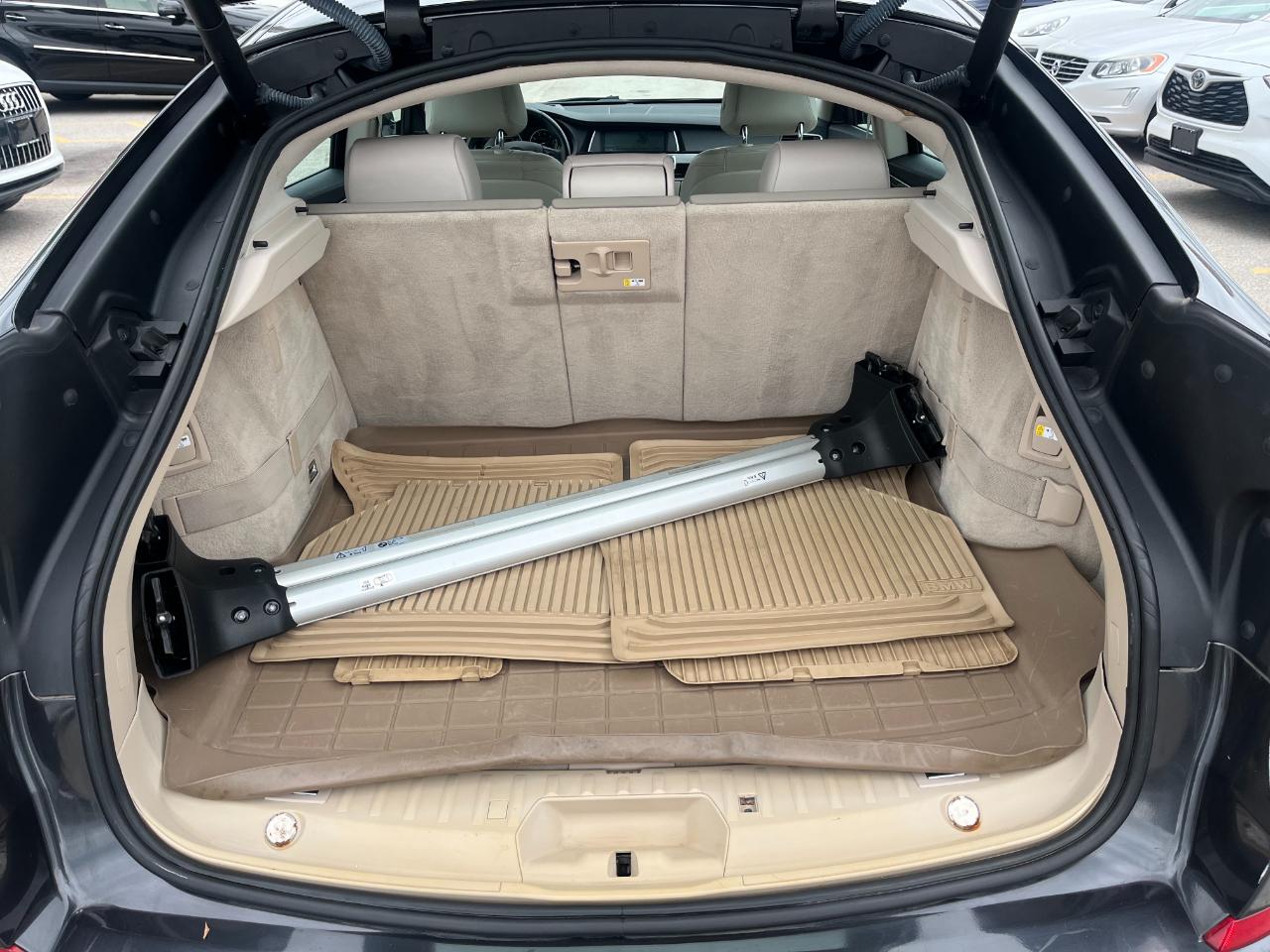 BMW 5-Series Gran Turismo 535xi GT 2014