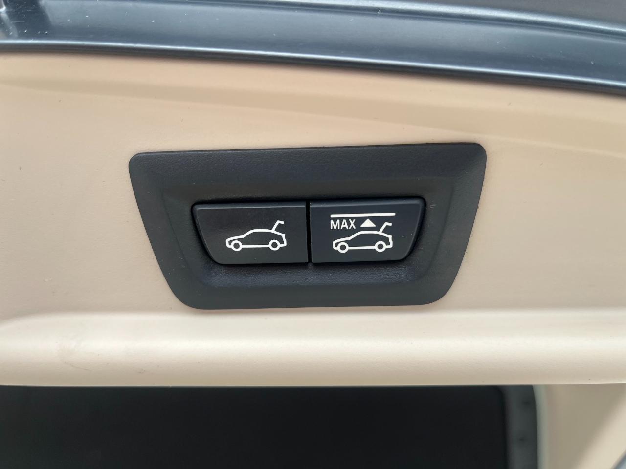 BMW 5-Series Gran Turismo 535xi GT 2014