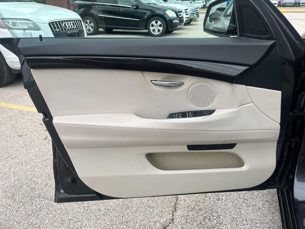 BMW 5-Series Gran Turismo 535xi GT 2014