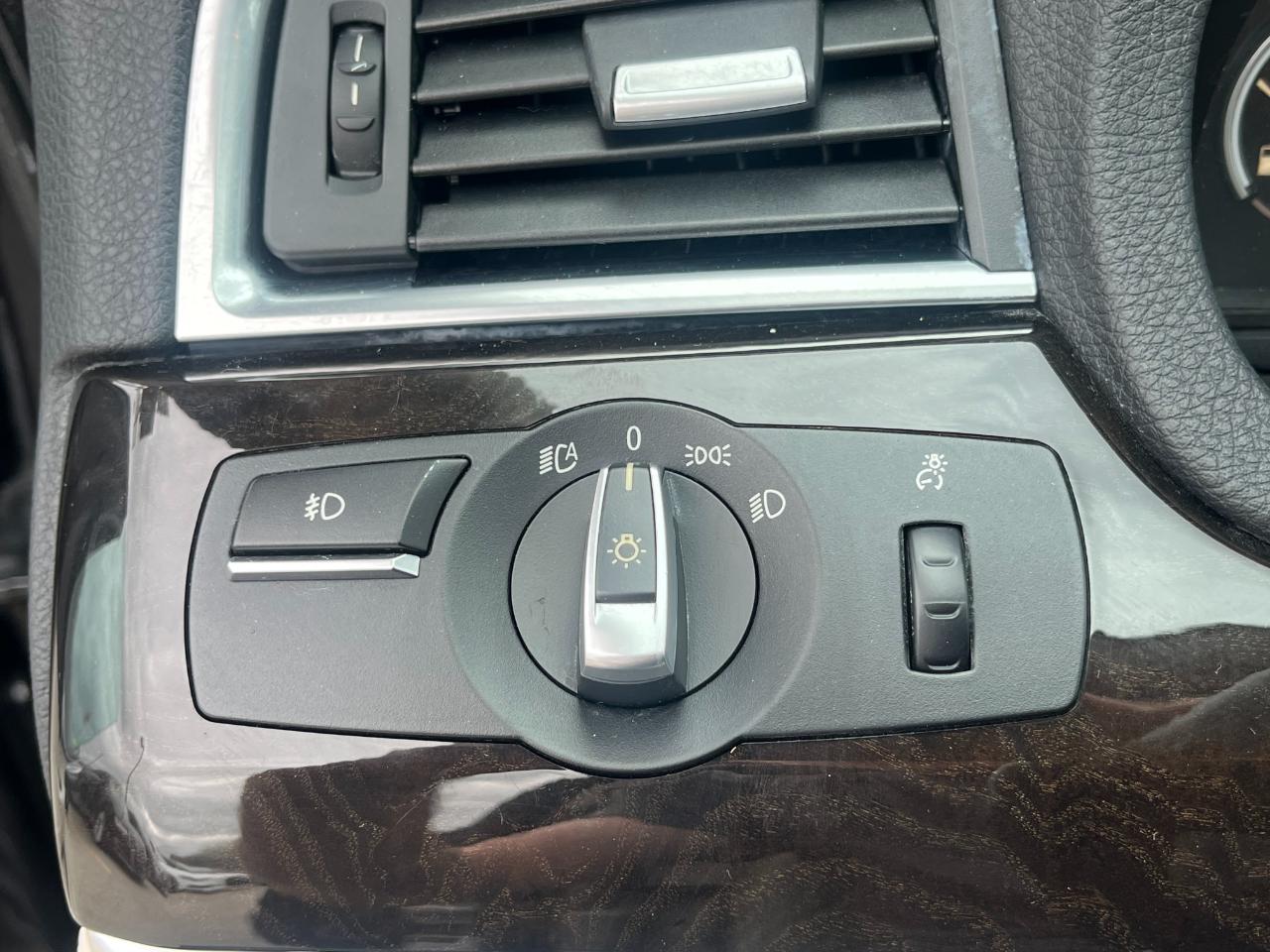 BMW 5-Series Gran Turismo 535xi GT 2014