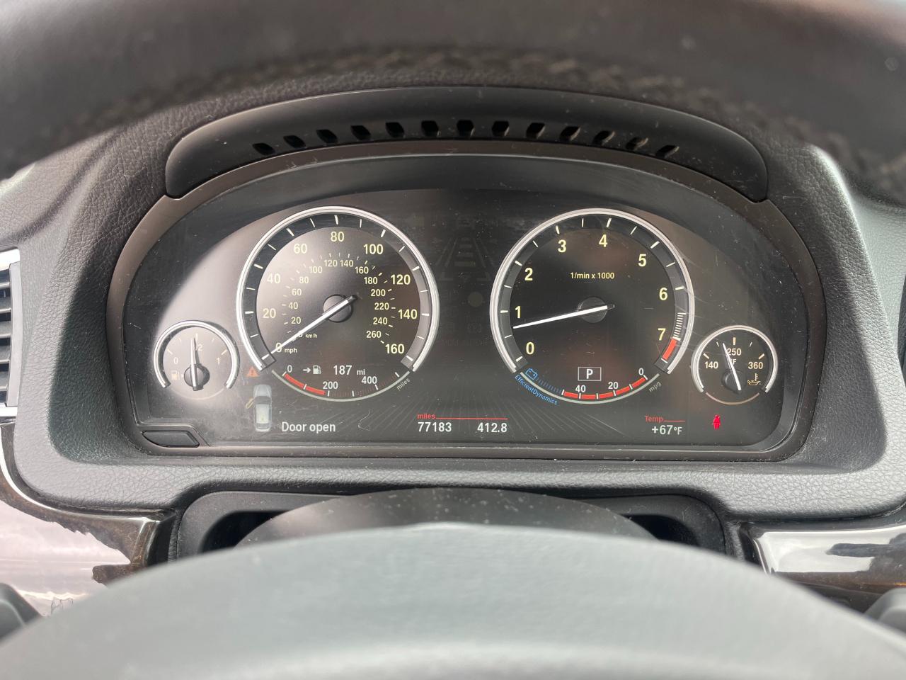 BMW 5-Series Gran Turismo 535xi GT 2014