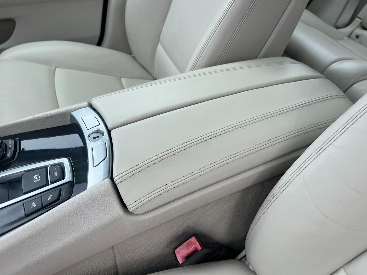 BMW 5-Series Gran Turismo 535xi GT 2014