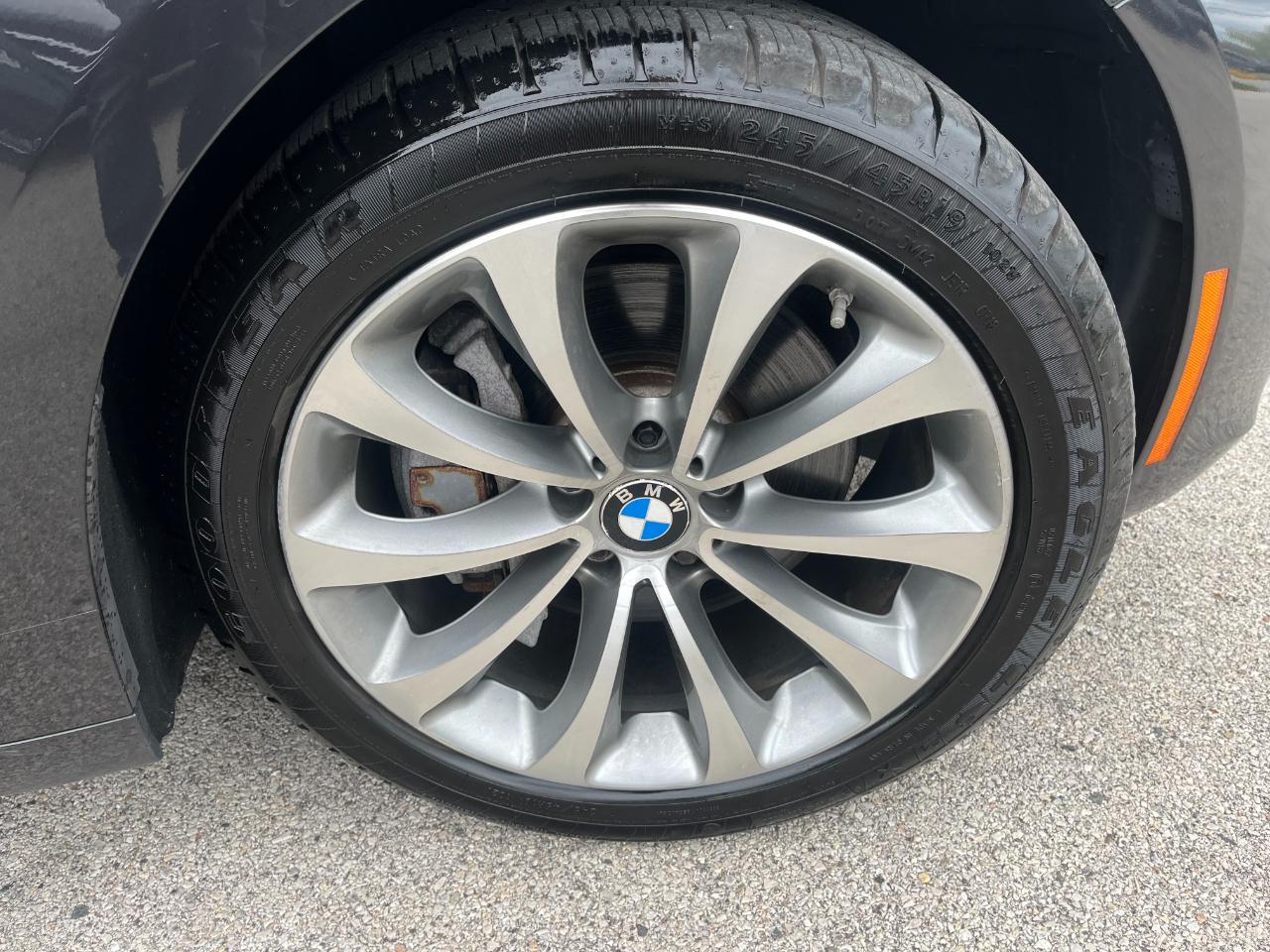 BMW 5-Series Gran Turismo 535xi GT 2014