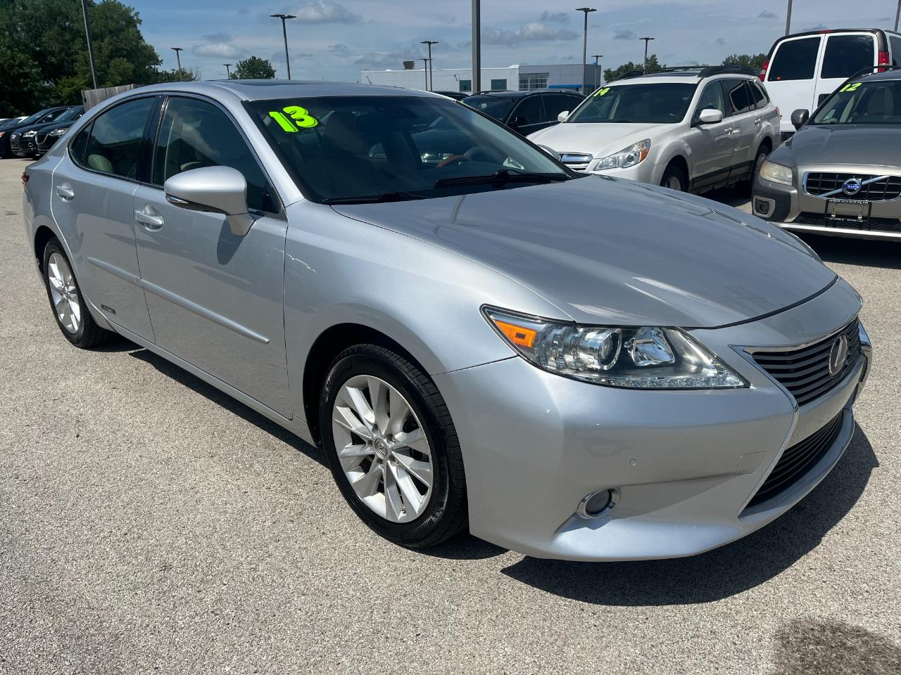 Lexus ES 300h Sedan 2013