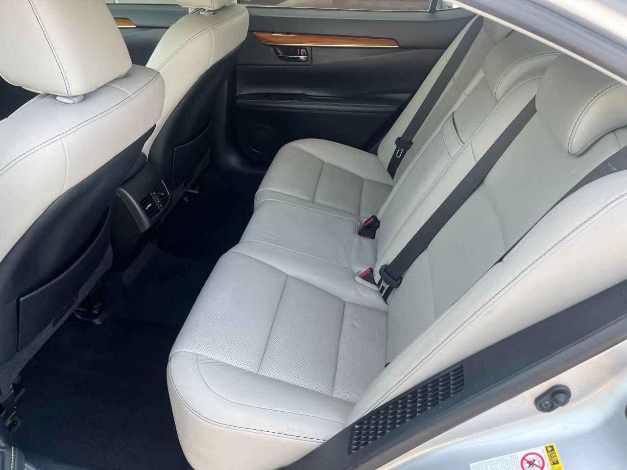 Lexus ES 300h Sedan 2013