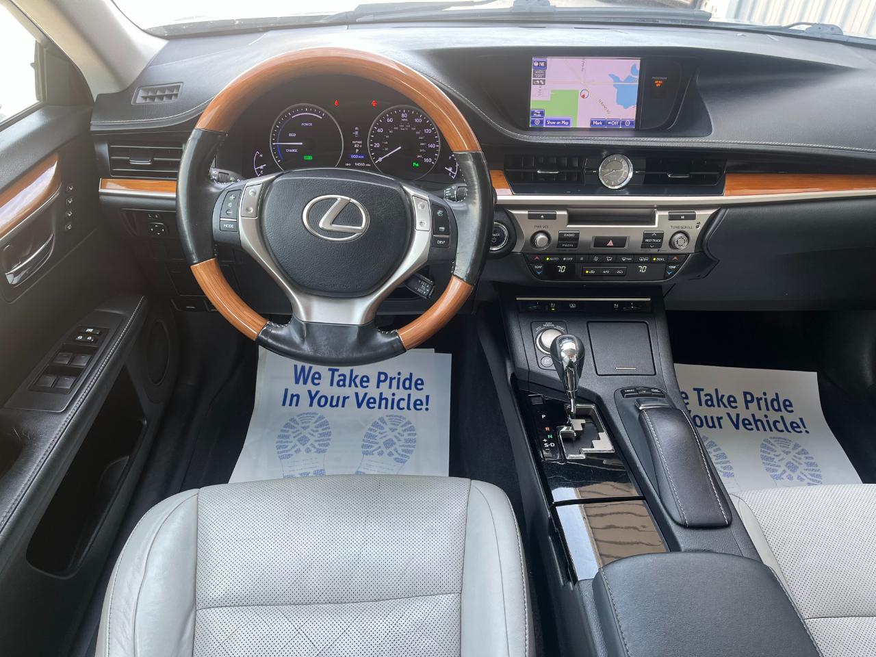 Lexus ES 300h Sedan 2013