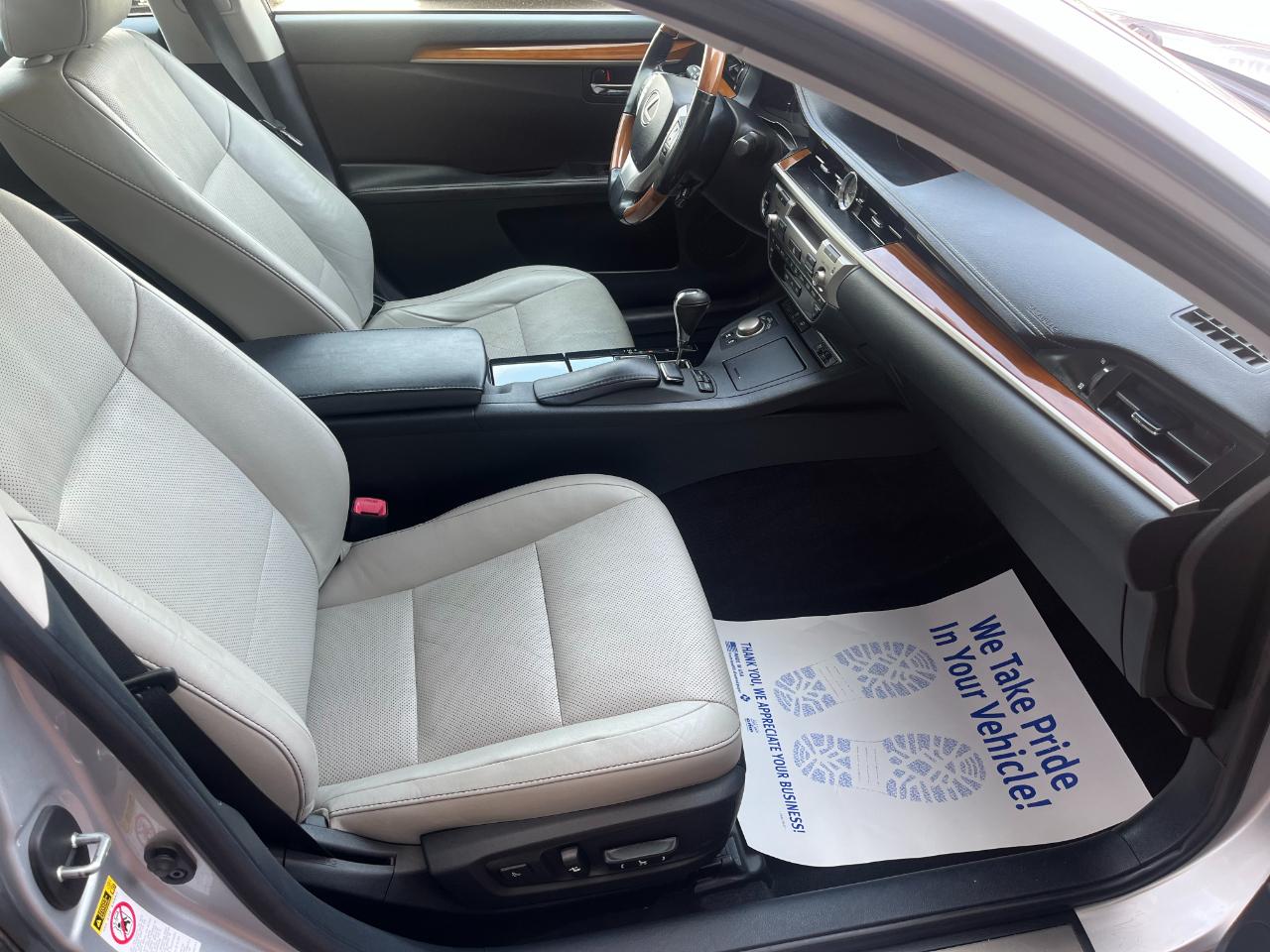 Lexus ES 300h Sedan 2013