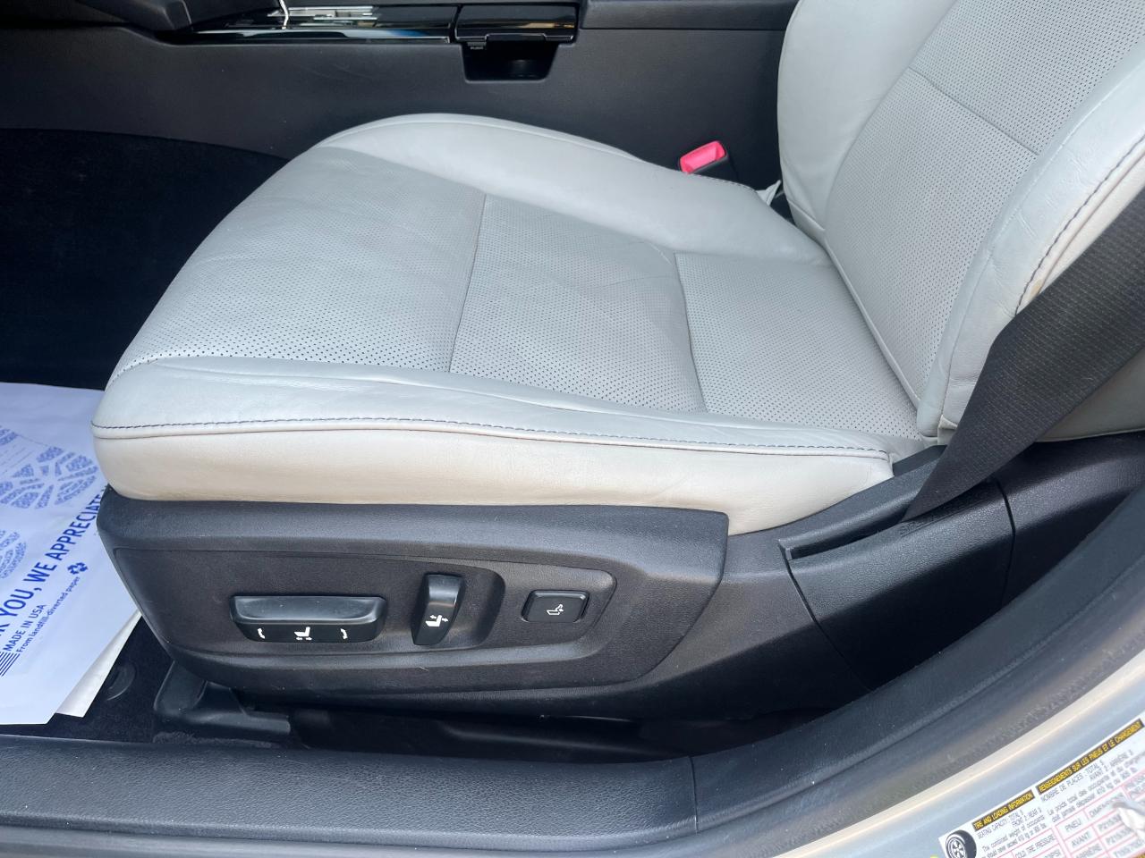 Lexus ES 300h Sedan 2013