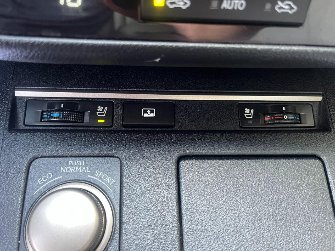 Lexus ES 300h Sedan 2013