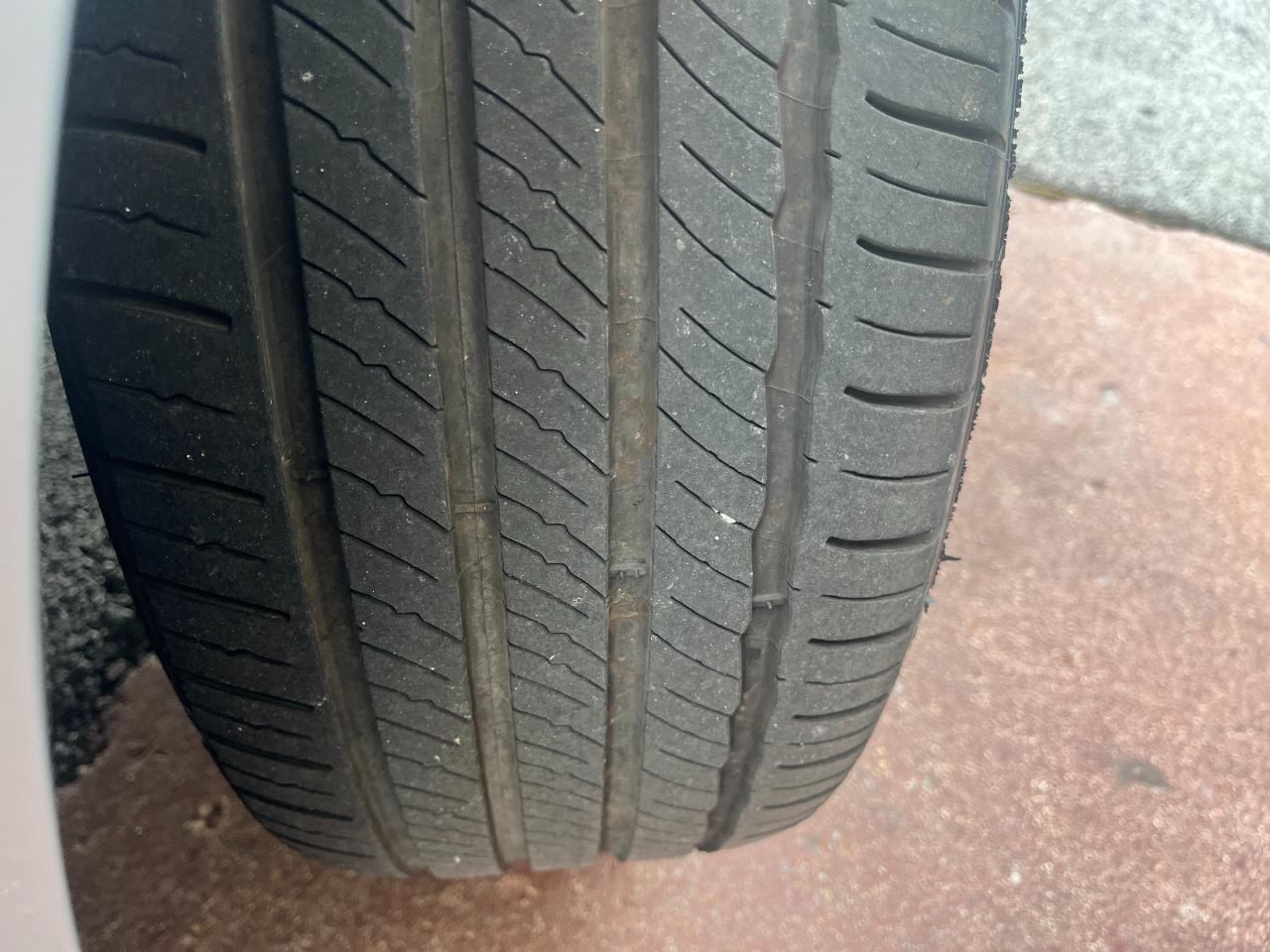 Lexus ES 300h Sedan 2013