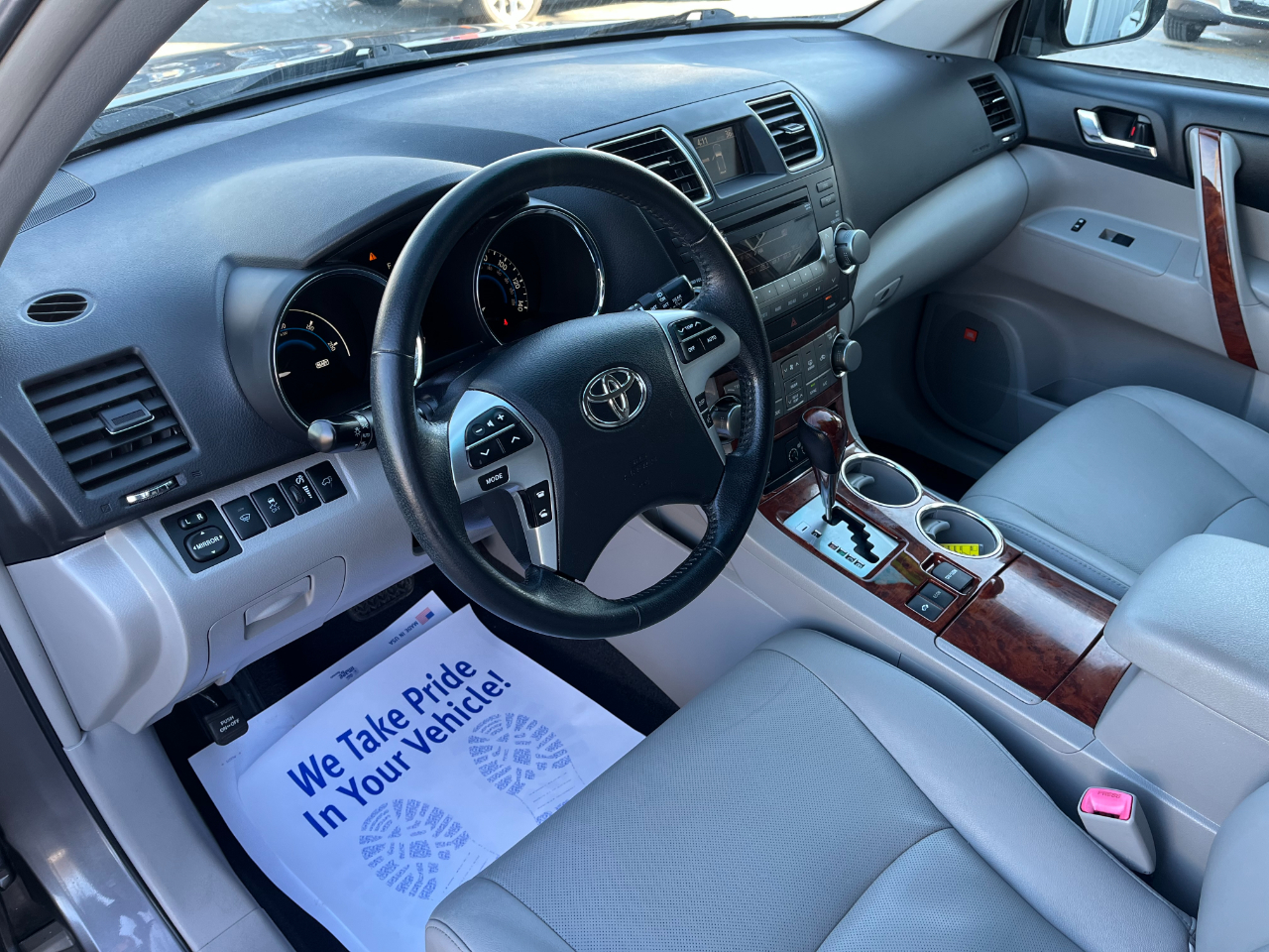 Toyota Highlander Hybrid Limited 4WD 2012