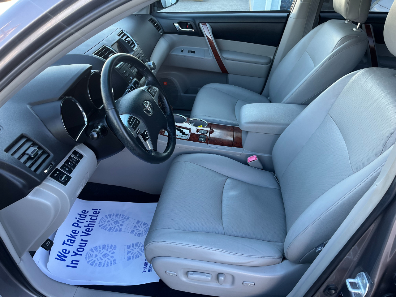 Toyota Highlander Hybrid Limited 4WD 2012