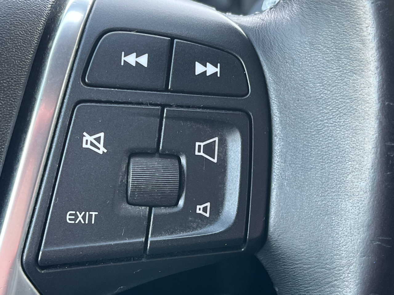 Volvo XC70 AWD 4dr Wgn 3.2L Premier Plus 2015