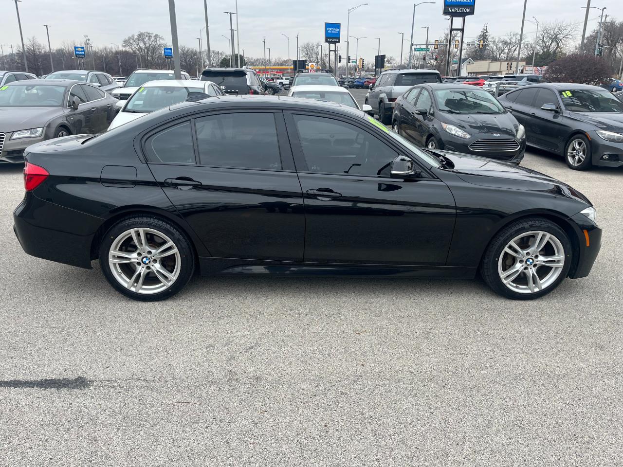 BMW 3-Series 330i xDrive SULEV Sedan 2017