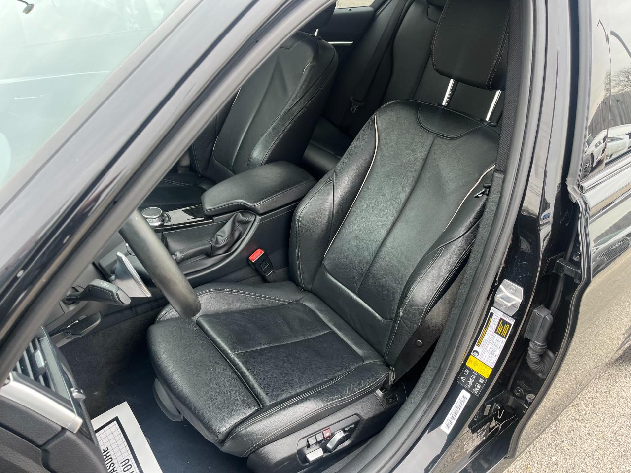 BMW 3-Series 330i xDrive SULEV Sedan 2017