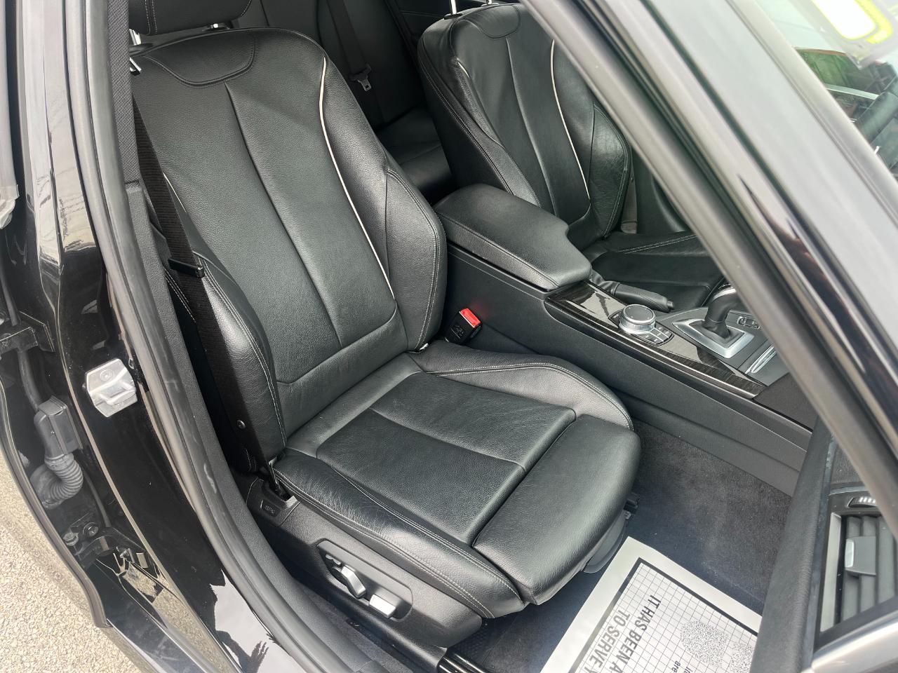 BMW 3-Series 330i xDrive SULEV Sedan 2017