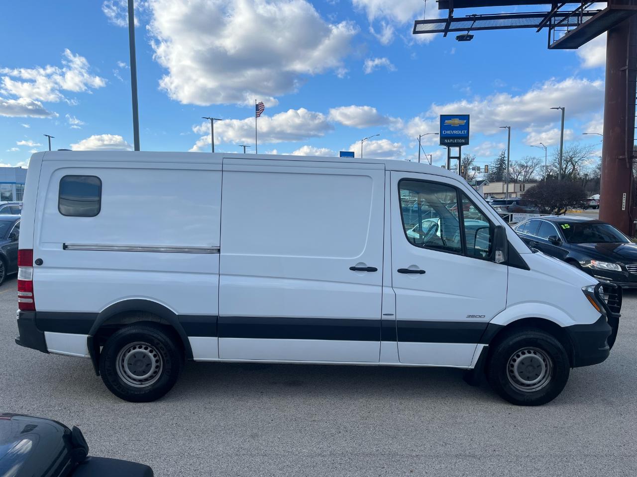 Mercedes-Benz Sprinter 2500 144-in. WB 2015