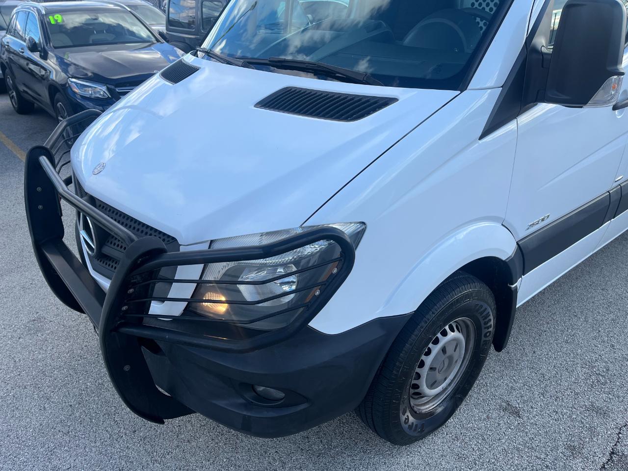 Mercedes-Benz Sprinter 2500 144-in. WB 2015