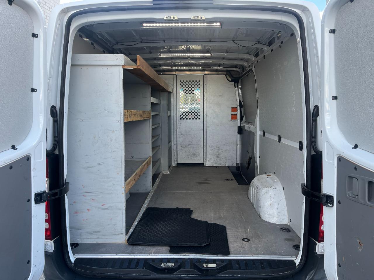 Mercedes-Benz Sprinter 2500 144-in. WB 2015