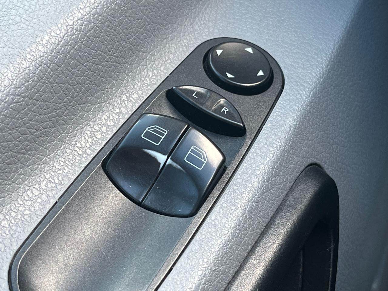 Mercedes-Benz Sprinter 2500 144-in. WB 2015