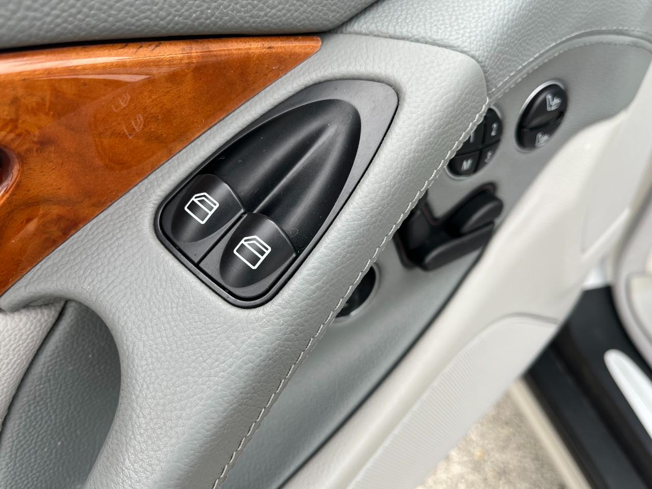 Mercedes-Benz SL-Class SL500 2005