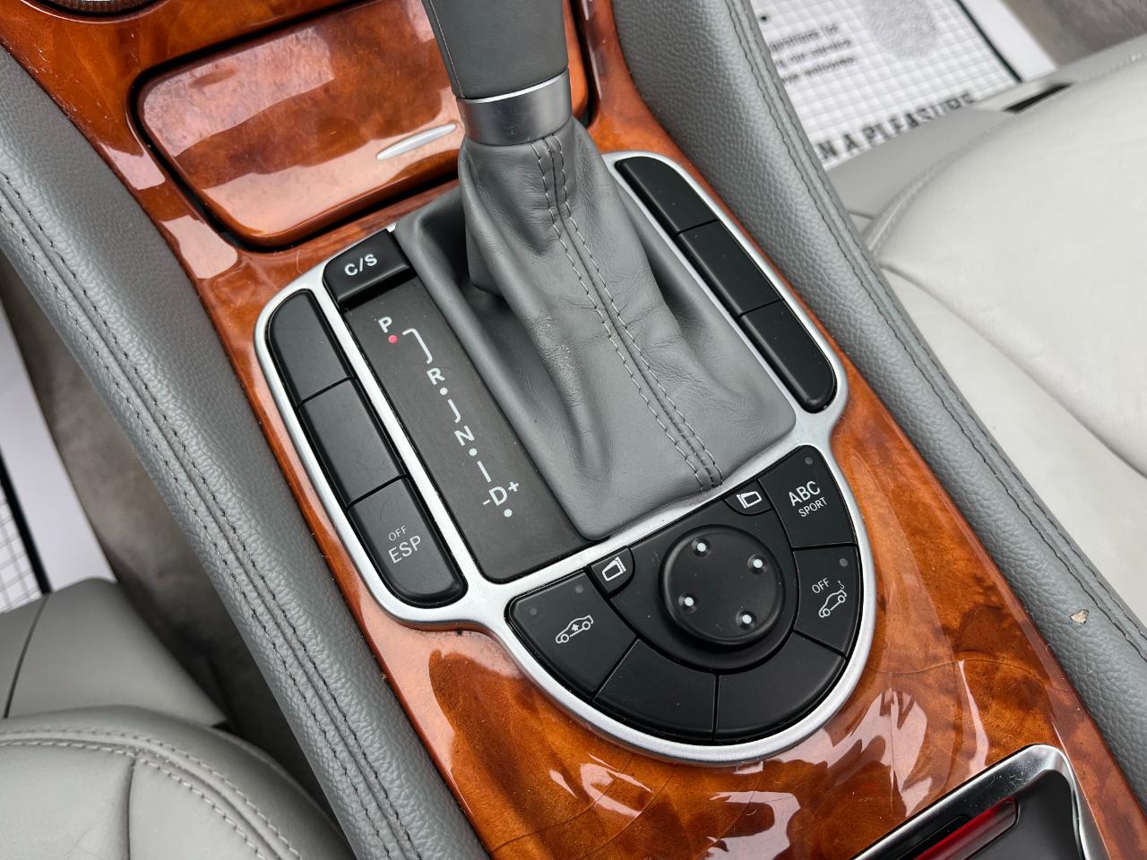 Mercedes-Benz SL-Class SL500 2005