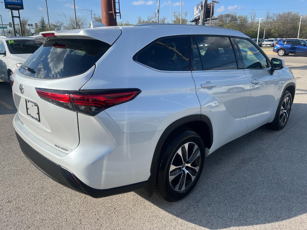 Toyota Highlander XLE AWD V6 2022