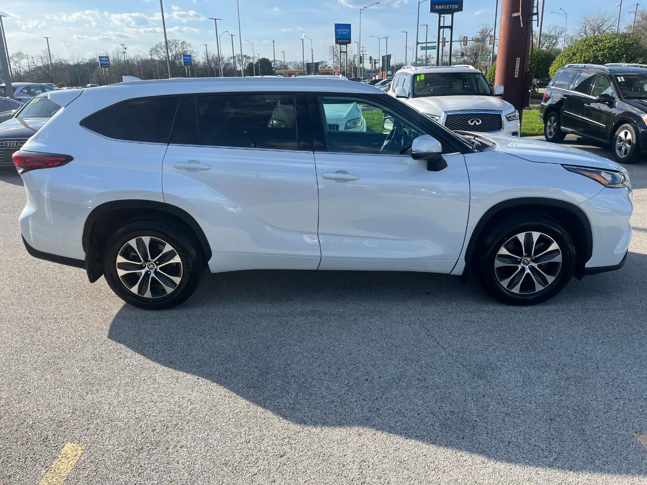 Toyota Highlander XLE AWD V6 2022