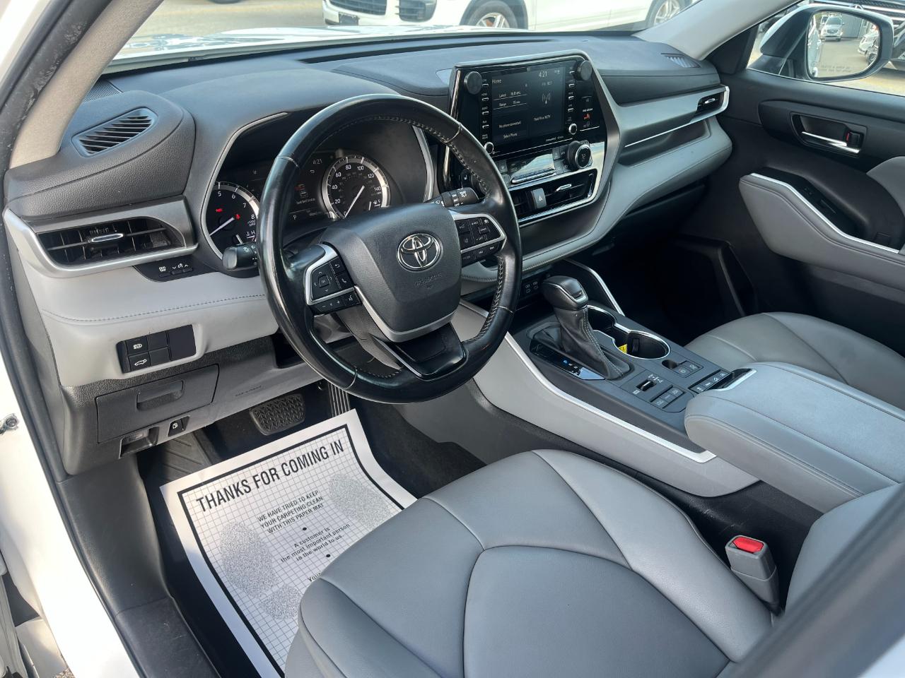 Toyota Highlander XLE AWD V6 2022