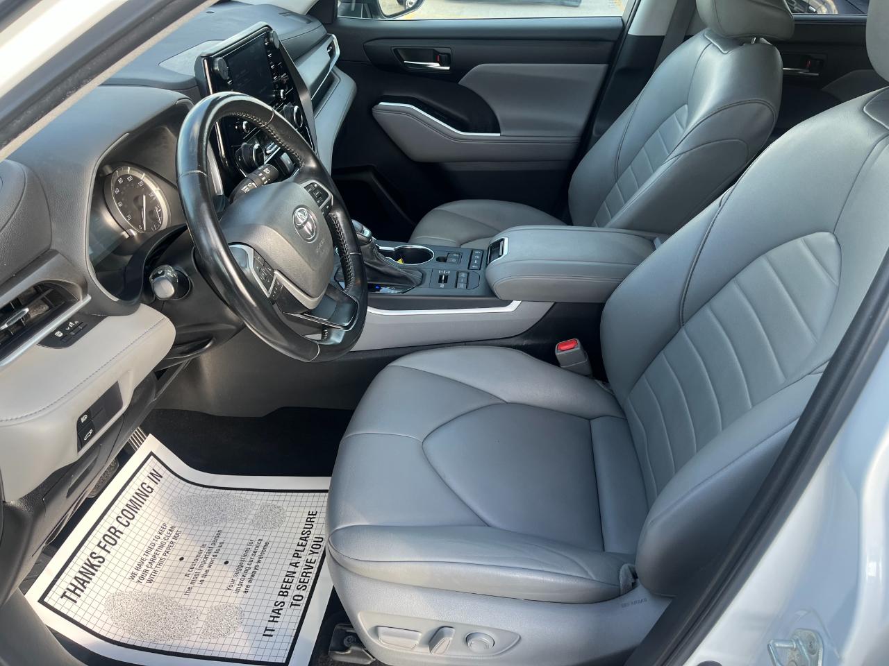 Toyota Highlander XLE AWD V6 2022