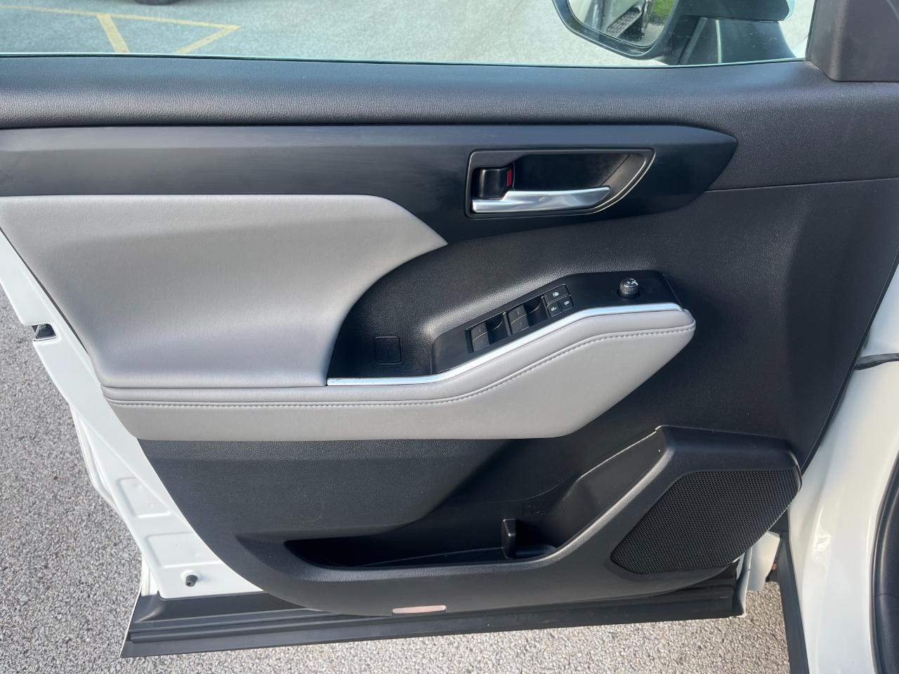 Toyota Highlander XLE AWD V6 2022