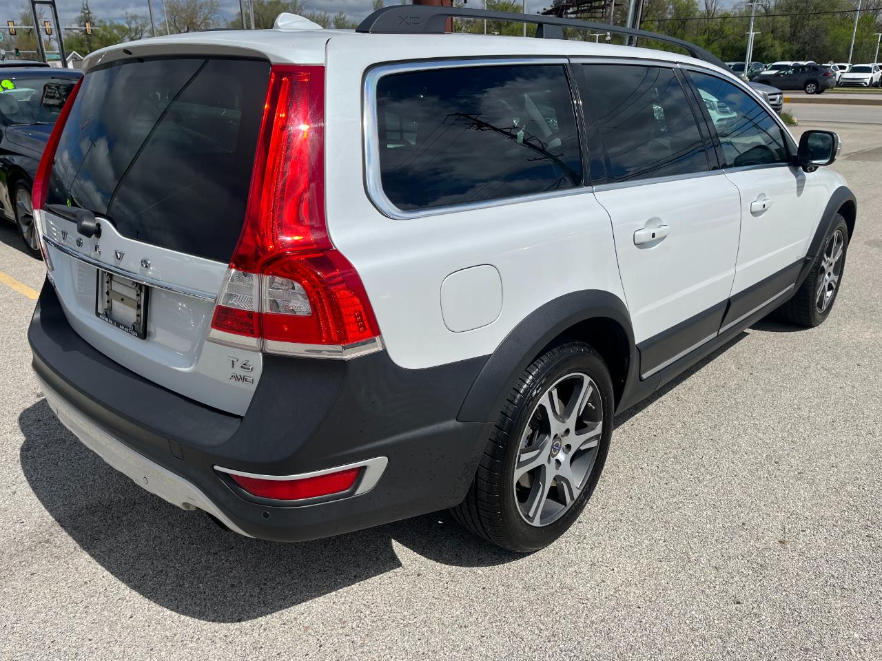 Volvo XC70 2015.5 AWD 4dr Wgn T6 2015