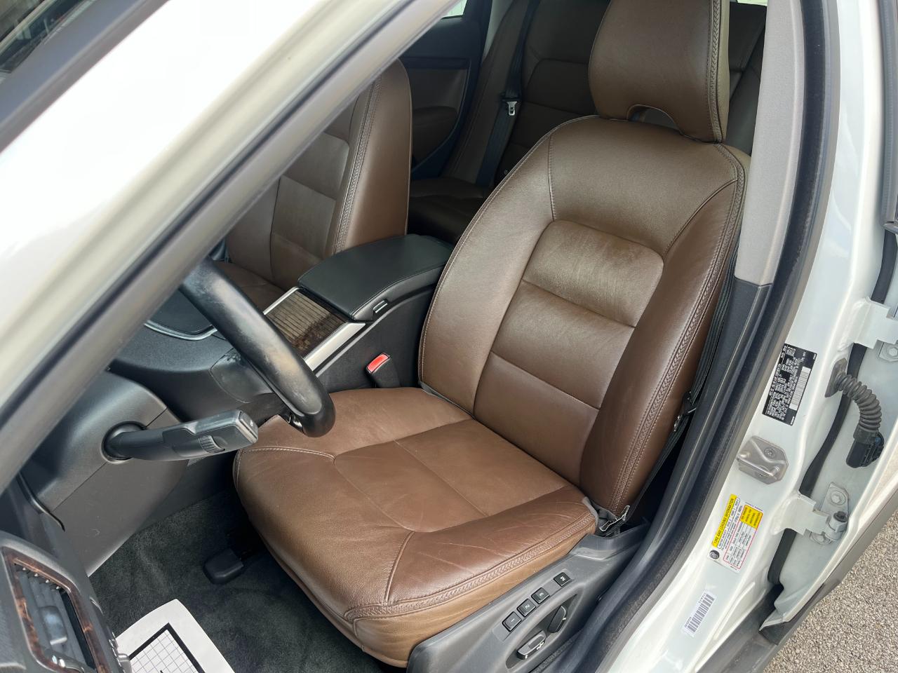 Volvo XC70 2015.5 AWD 4dr Wgn T6 2015