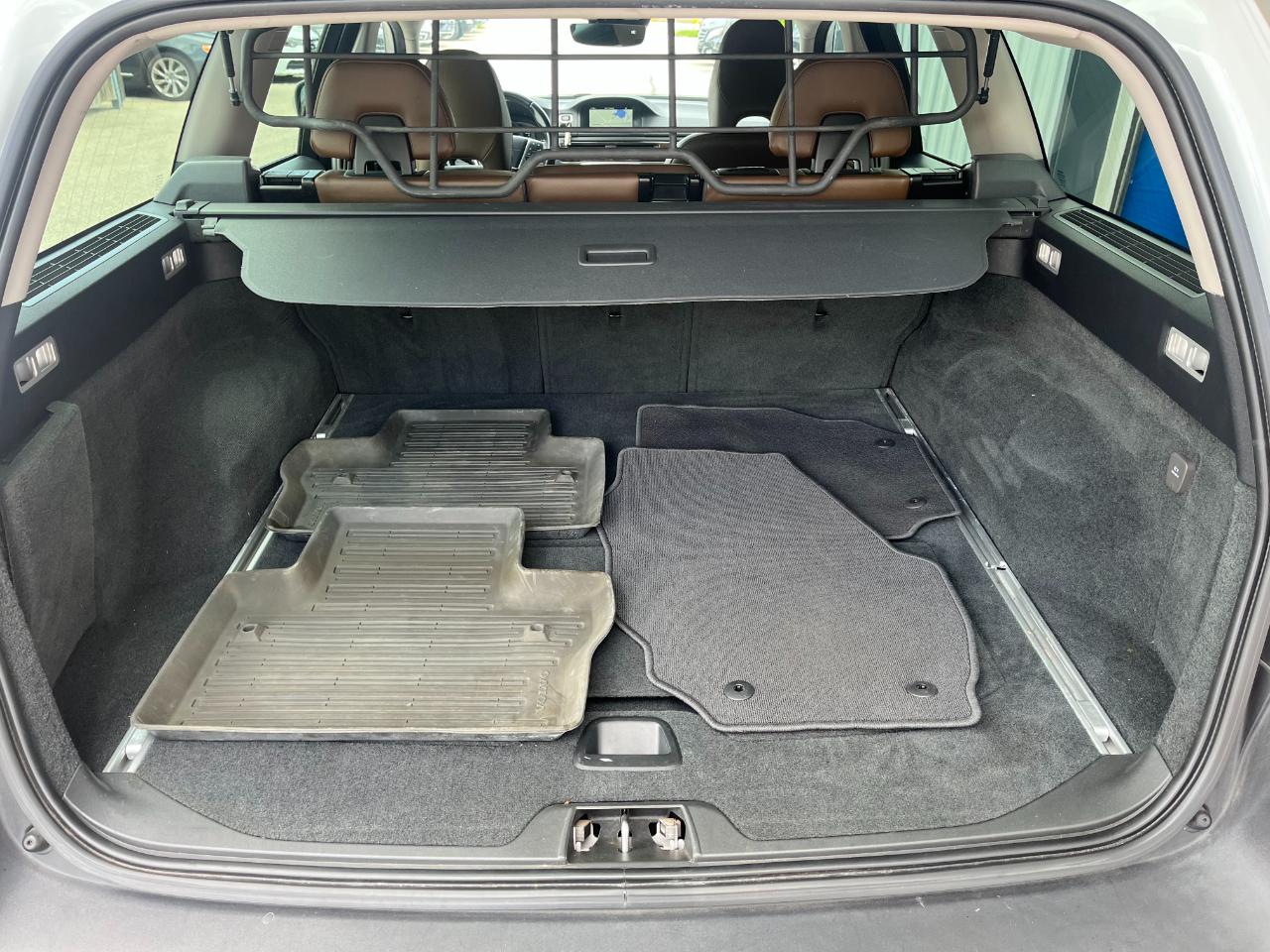 Volvo XC70 2015.5 AWD 4dr Wgn T6 2015