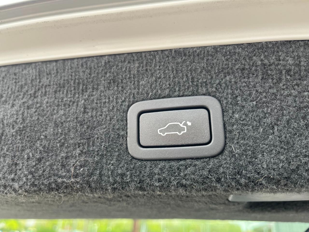 Volvo XC70 2015.5 AWD 4dr Wgn T6 2015