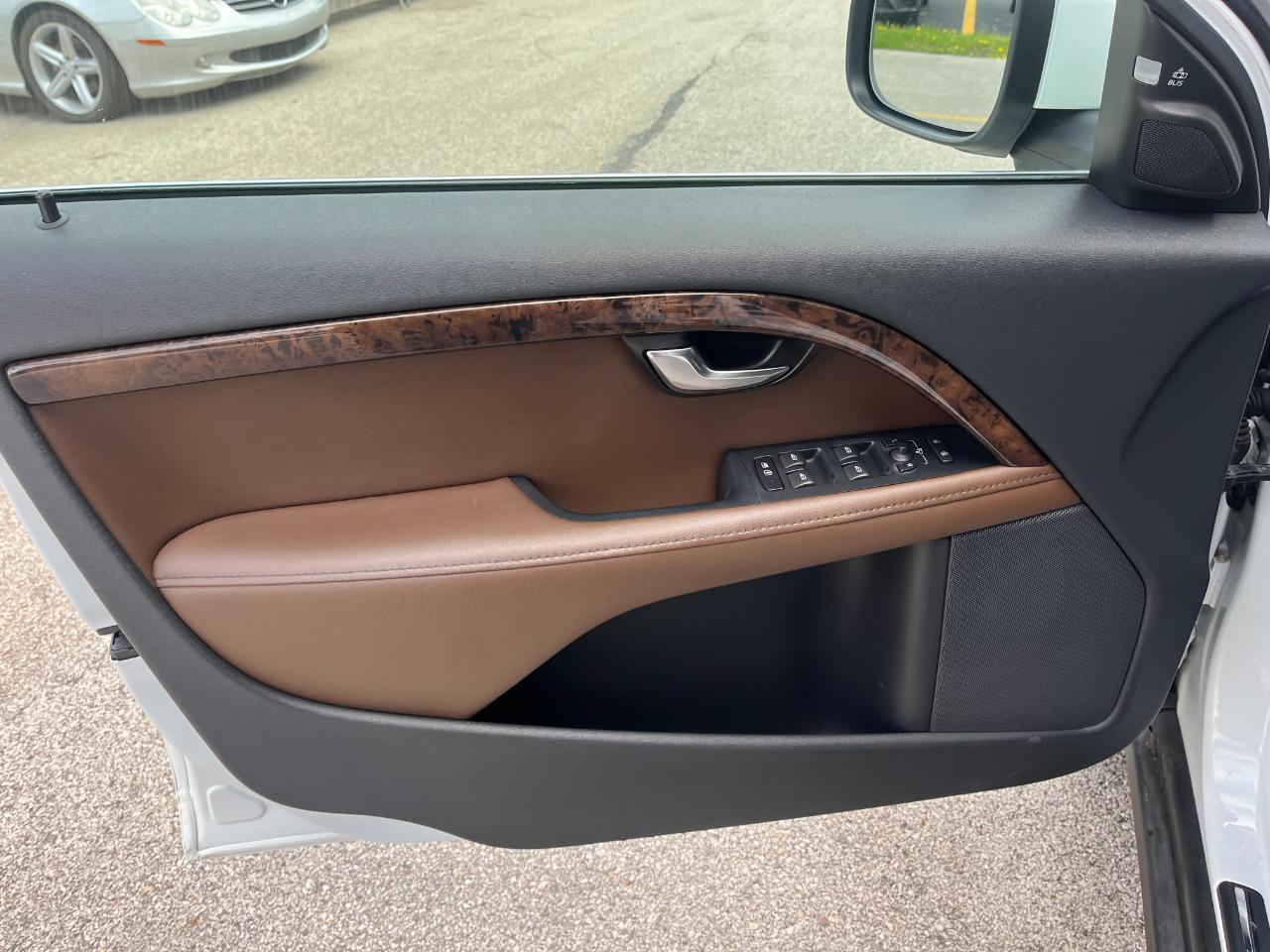 Volvo XC70 2015.5 AWD 4dr Wgn T6 2015