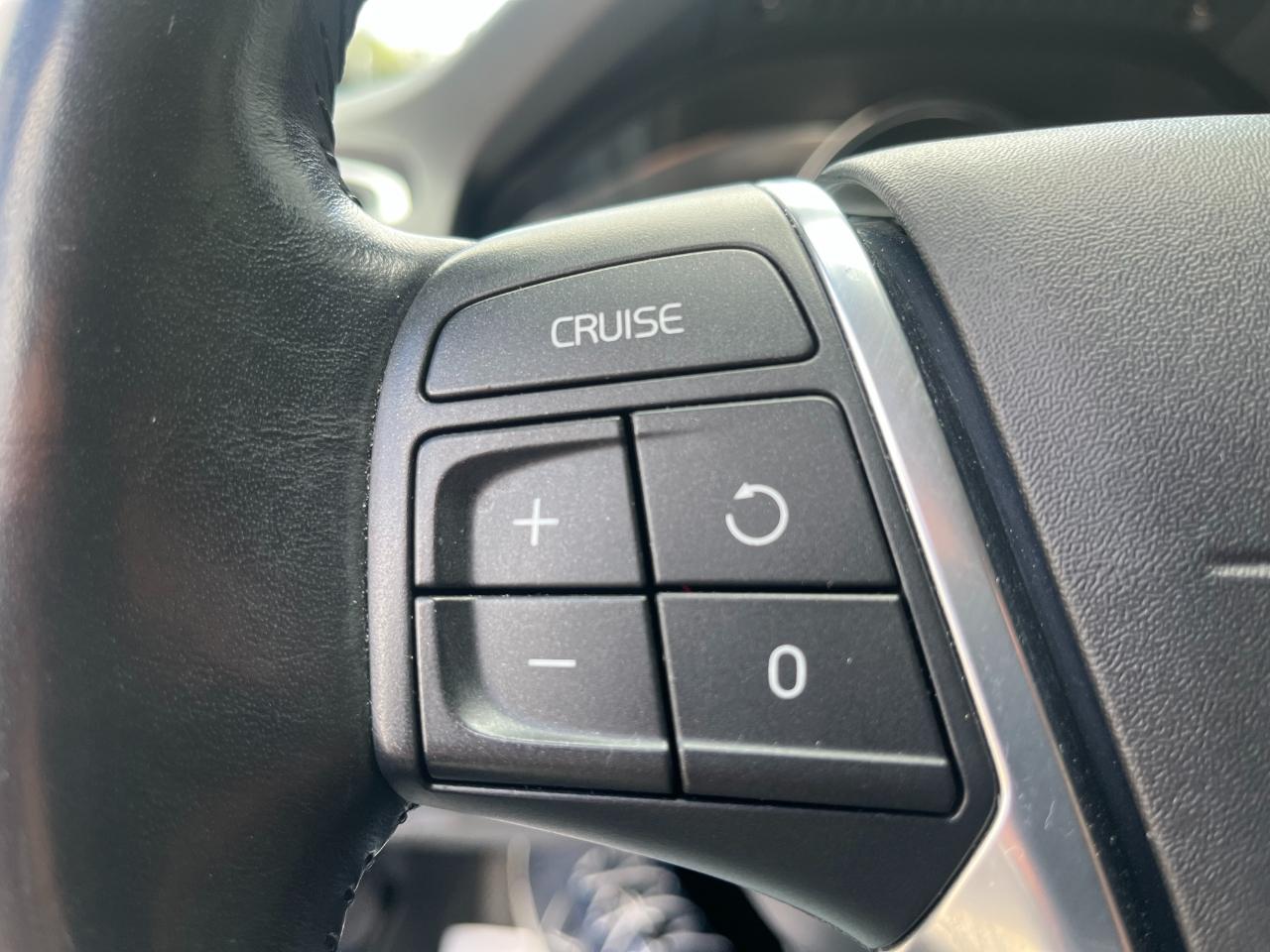 Volvo XC70 2015.5 AWD 4dr Wgn T6 2015