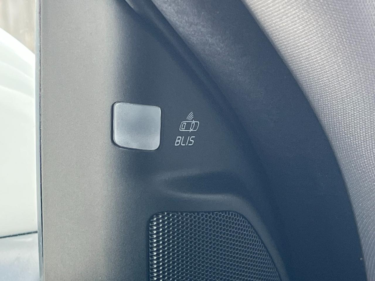 Volvo XC70 2015.5 AWD 4dr Wgn T6 2015