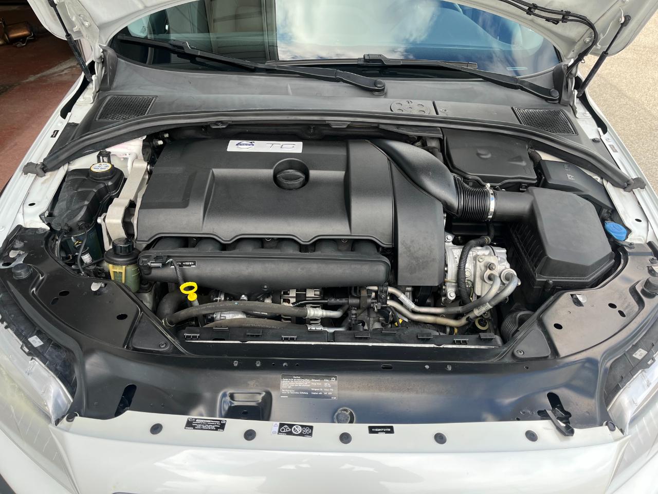 Volvo XC70 2015.5 AWD 4dr Wgn T6 2015