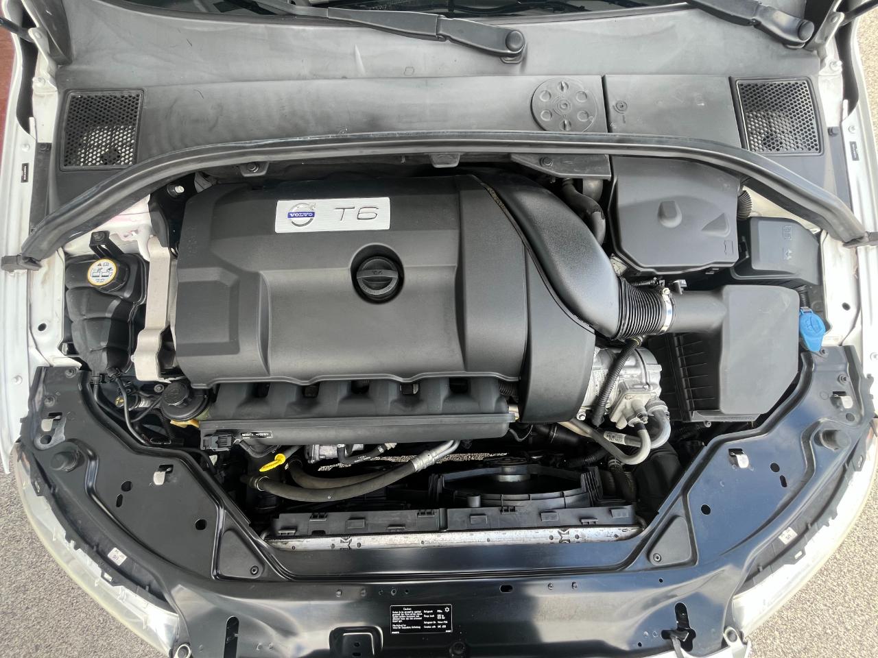 Volvo XC70 2015.5 AWD 4dr Wgn T6 2015