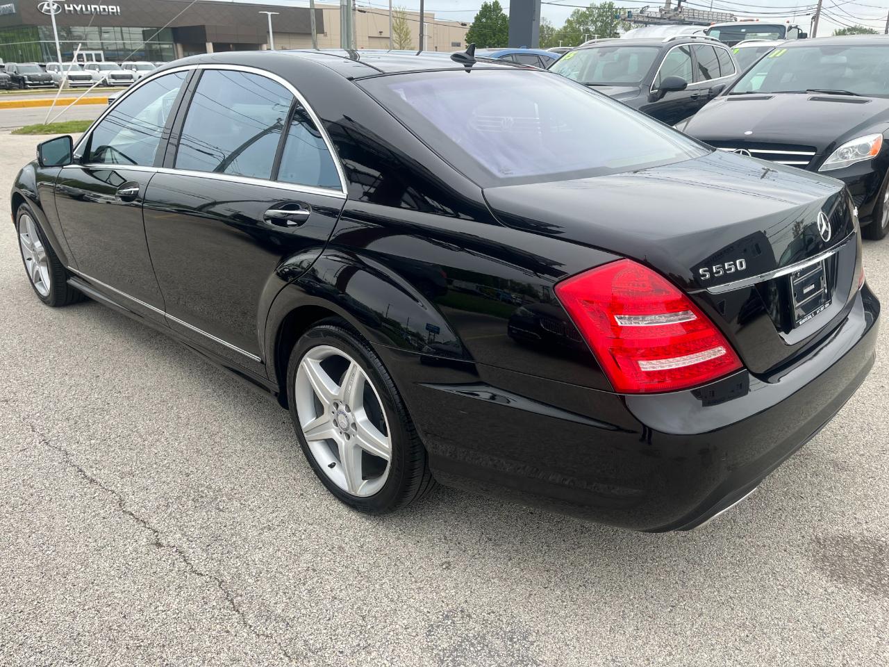 Mercedes-Benz S-Class S550 4-MATIC 2011