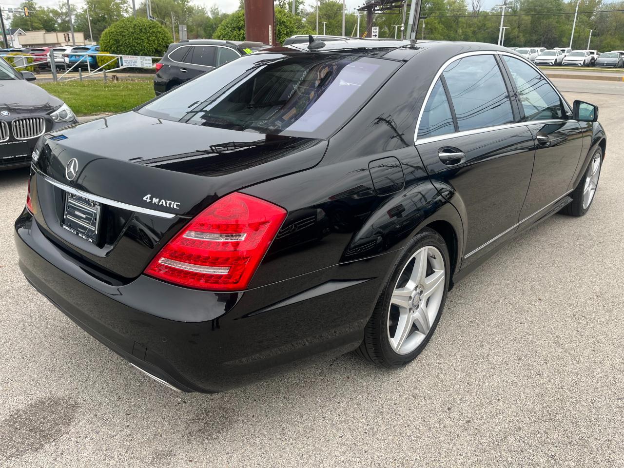 Mercedes-Benz S-Class S550 4-MATIC 2011