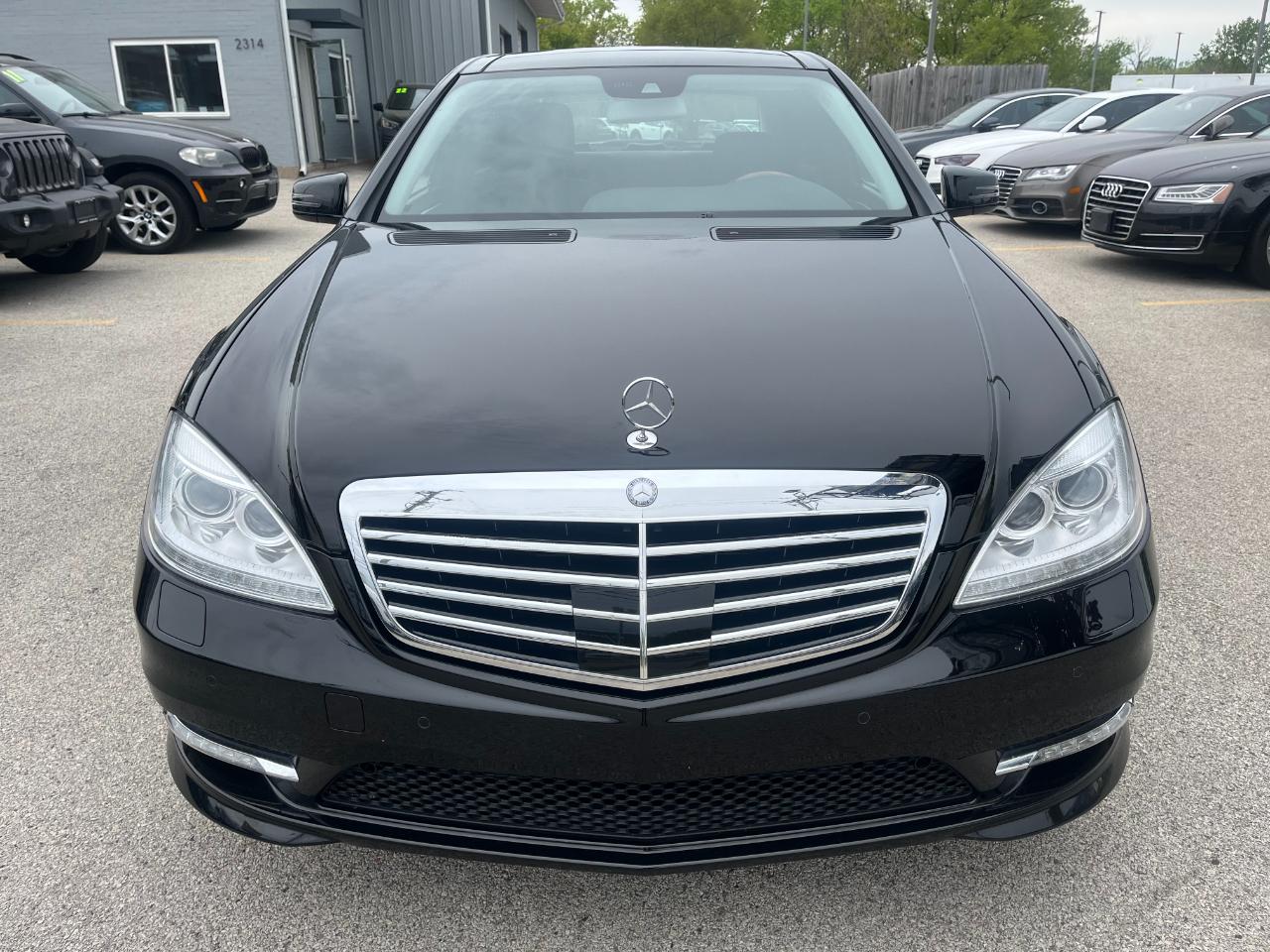 Mercedes-Benz S-Class S550 4-MATIC 2011