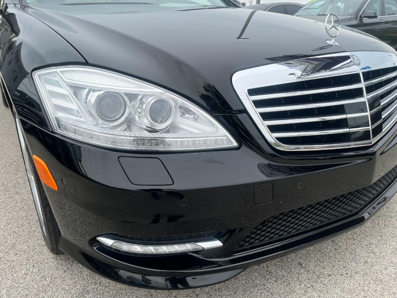 Mercedes-Benz S-Class S550 4-MATIC 2011