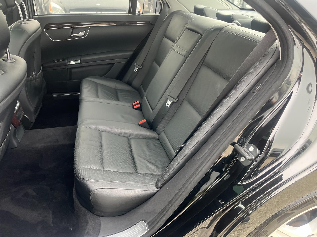 Mercedes-Benz S-Class S550 4-MATIC 2011